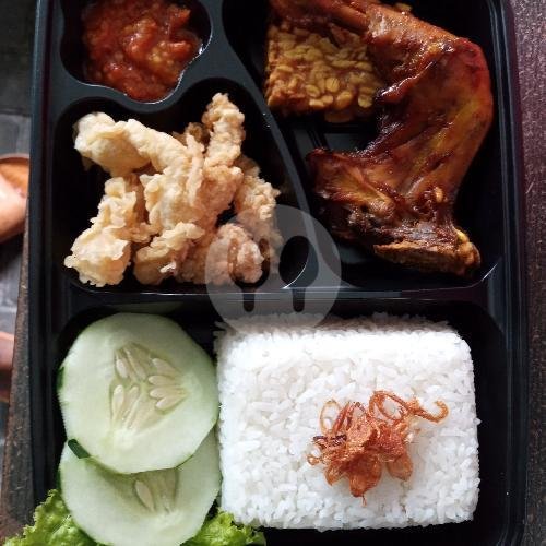 SEPESIAL)NASI PUTIH AYAM GORENG menu Nasi Uduk ST, Semanggi Barat