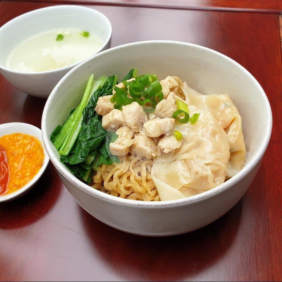 Mie Ayam Special Pangsit Rebus menu Mie Ayam Jakarta Bang Rudy, Gubeng