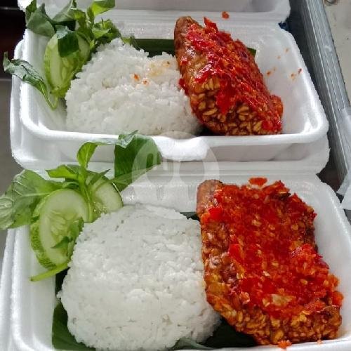Warung Bu Bas: Surga Kuliner di Sawojajar, Malang