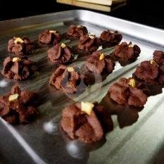 Coklat Kenari Kotak menu Toko Kue Sara, Dr. Cipto