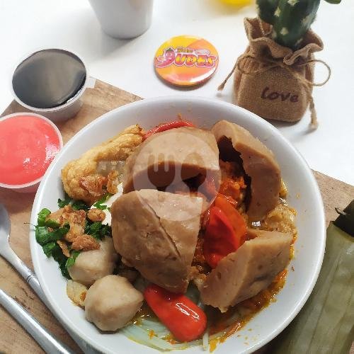 Gorengan Pangsit menu Bakso Judes Jember