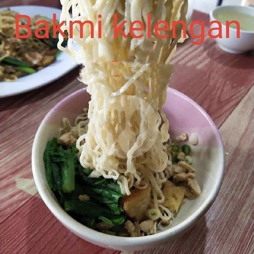 Kwetiau Goreng menu Bakmi Kelengan, Kembangsari