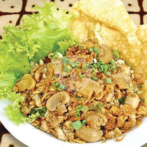 Pangsit Mie Lada Hitam menu Pangsit Mie Bromo Pojok, Patimura