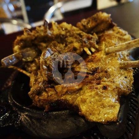 Large Paha / Legs menu Kambing Bakar Cairo, Gegerkalong