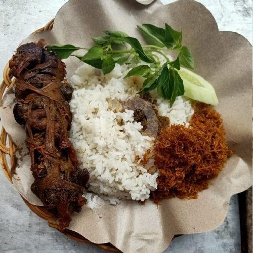 Lempelo Ati menu Nasi Bebek Goreng Dan Ayam Goreng Cabang Purnama Alun-Alun Mojokerto, Letkol Sum