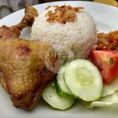 Ayam Goreng + Nasi menu Ayam Goreng & Ikan Bakar, Pacitan Jati Makmur
