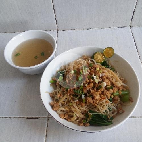 Bihun Pangsit menu Bakmi Alie Bangka, Taman Ratu