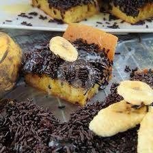 Martabak Telor Bebek 2 menu Martabak Lyns, Pleburan