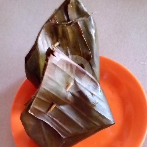 Pepes Tahu Usus menu Nasi Tutug Oncom si Menak