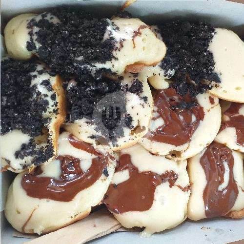 Original Topping Oreo rasa menggoda menu Kue Cubit Manganca, Taman Citarum