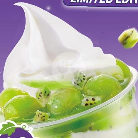 Berry Grape Sundae menu Mixue Cibolang, Desa Cibolang Kaler