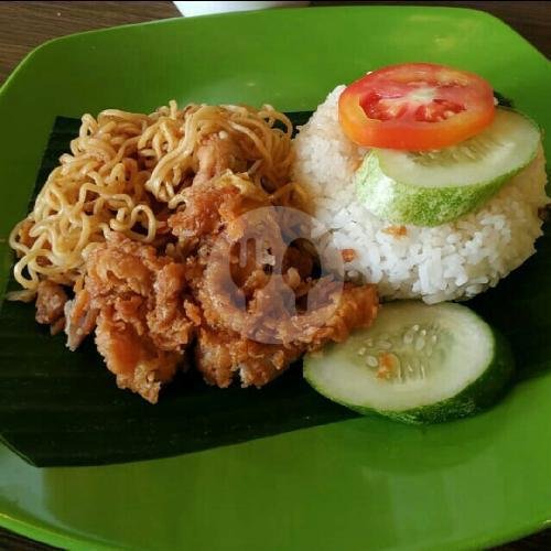 Nasi + Mie + Telur Geprek + Lalapan menu Ayam Geprek Capcuzzz, Puspowarno