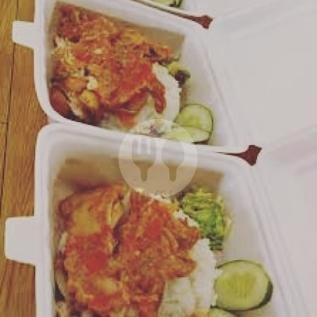 Review Kedai Papa Gembul: Tempat Nongkrong Cozy dengan Ayam Geprek Lezat di Cipayung