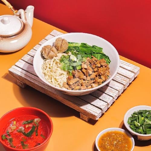 Mie Ayam (goreng) + Bakso menu Mie Ayam Santika, Cebongan