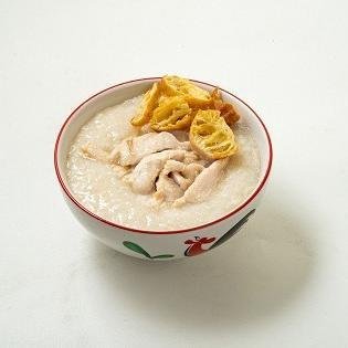Bubur Ayam Phitan menu Yong Luck Club, Sambikerep