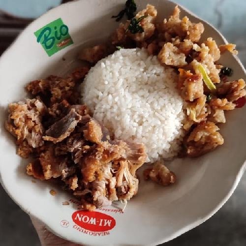 Nasi Ayam Geprek Oseng Kacang menu Warung Makan Mpok Indun, Banjarsari