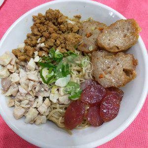 Mie Karet Reguler 4 rasa menu Bakmie Ling Ling, Puri Indah