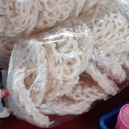 Kerupuk Aci menu Lontong Kari Tambun, Tambun Slawi