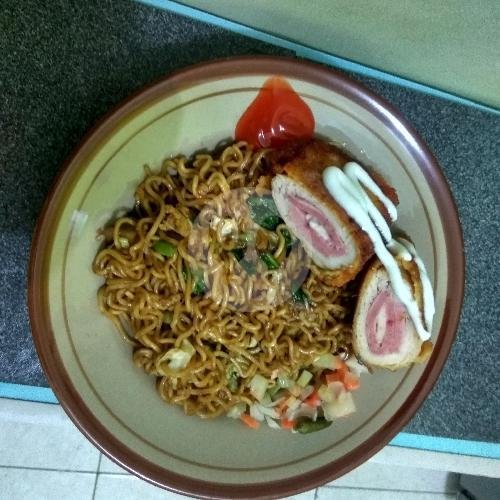 Nasi Goreng Chicken Gordon Bleu menu Kedai Niarin, Ngaliyan Semarang