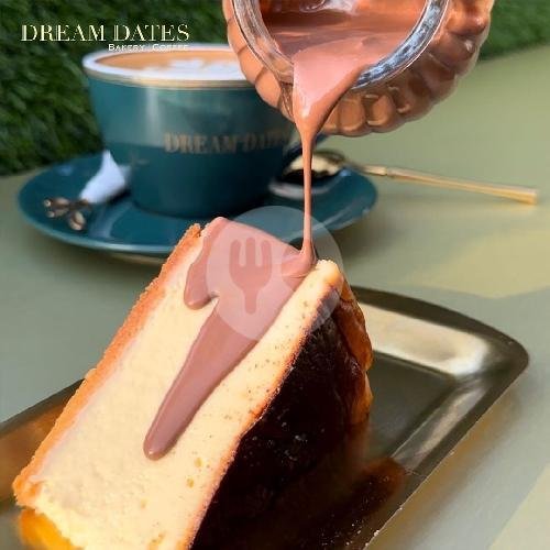 Poured Classic Tiramisu menu Dream Dates, KH. Wahid Hasyim