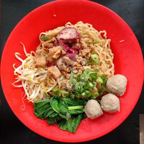 Kerupuk Kulit menu Bakmi Titin, Pademangan
