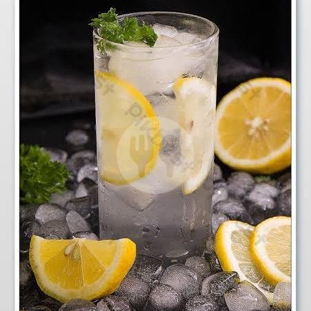 Es Jeruk Nipis menu Juice Mami, Bandar Purus