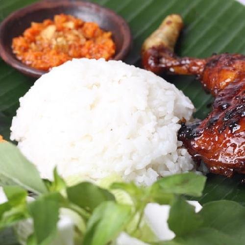 Paket Ayam Penyet menu Warung Mantul, Jatinegara