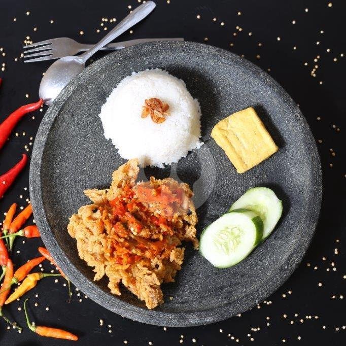 Ayam Geprek The Master: Surga Kuliner Ayam Geprek di Lowokwaru Malang