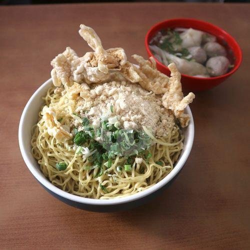 Yamien Asin Baso Pangsit menu Bakmi Apin, Sukajadi