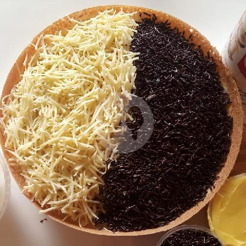 Paket 4 : MM Coklat Kacang Wijen + MT Bebek Spesial (3 Telor) menu Martabak Prince, Glagahsari
