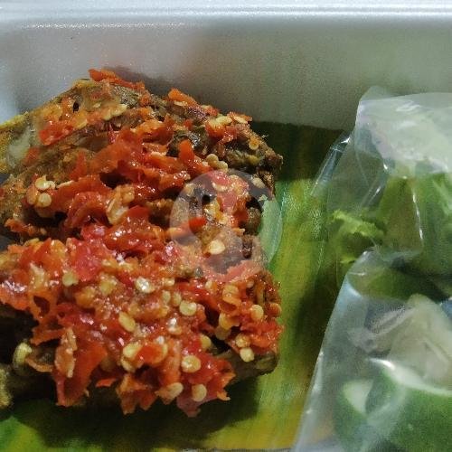 Ayam Goreng Dada menu Warung Pencok Teteh Ria, Mangga Besar