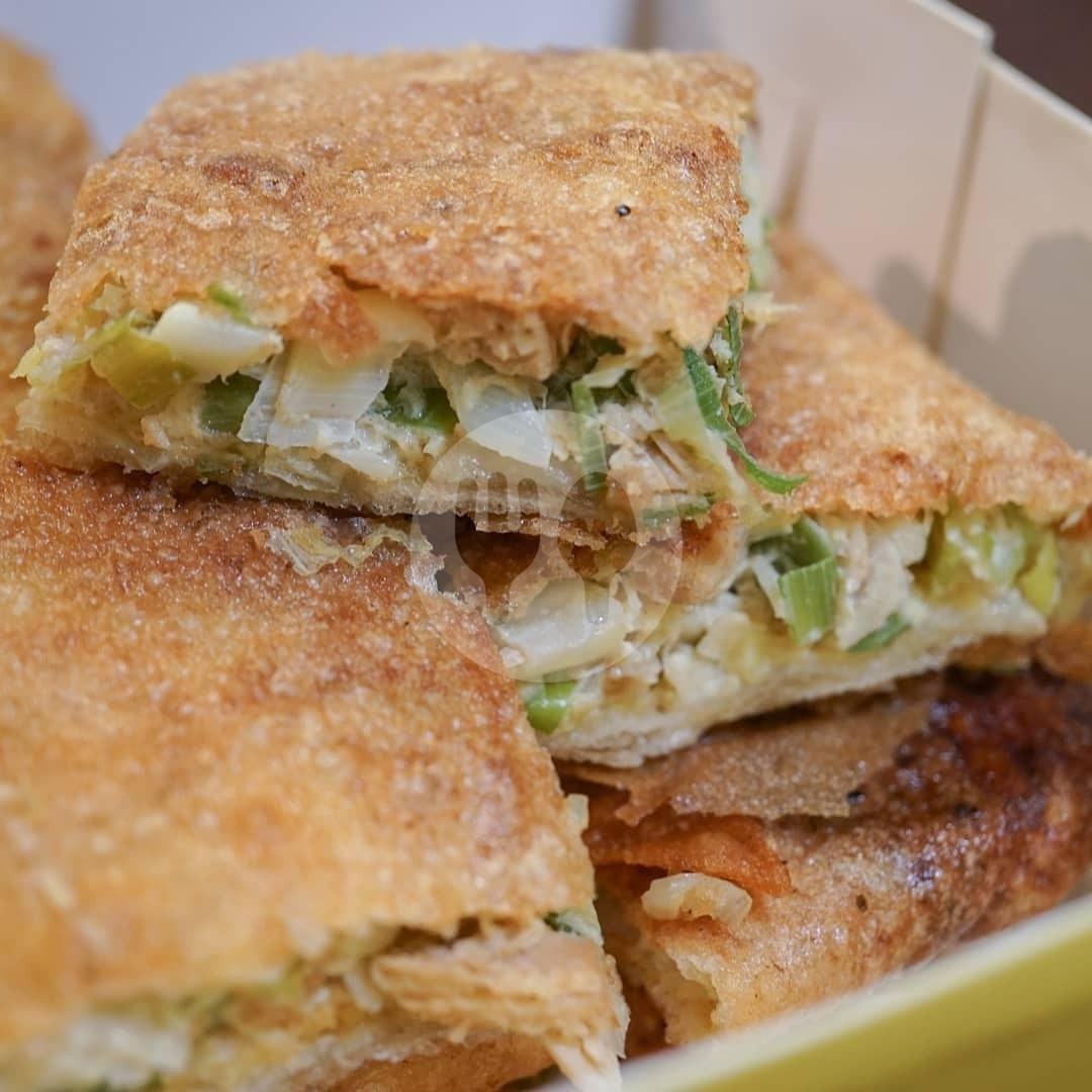 Martabak Telur Istimewa 3 Telur + Keju menu Martabak Slawi Ayu, Menteri Supeno