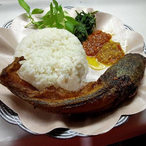 Wader Crispy Plus Nasi Putih menu Warung Setopan, Dau