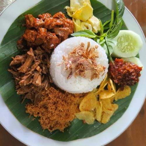 NASI LANGGI KOMPLIT menu Gudeg Ceker Seturan SR