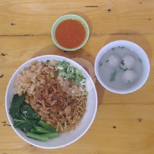 Bakmie Yamin Pangsit Goreng menu Kedai Bakmie Ayam 31, Padasuka