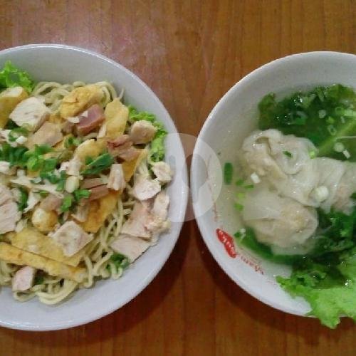 Somai Babi menu Bakmi Tan, Kelapa Gading