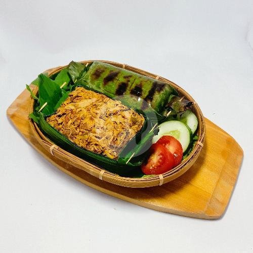 Nasi Bakar Tongkol menu Nasi Bakar Bangzoel, Sukolilo