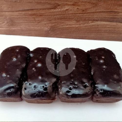 Brownies Meleleh Isi 4 Topping Strawberry menu Sentana Roti Bakar, Brownies Meleleh, Cuanki, Dr Sukardjo