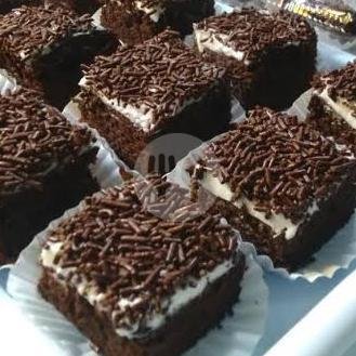 Kue Basah Bang Thoyib: Surga Kuliner Kue Basah di Harapan Jaya, Bekasi