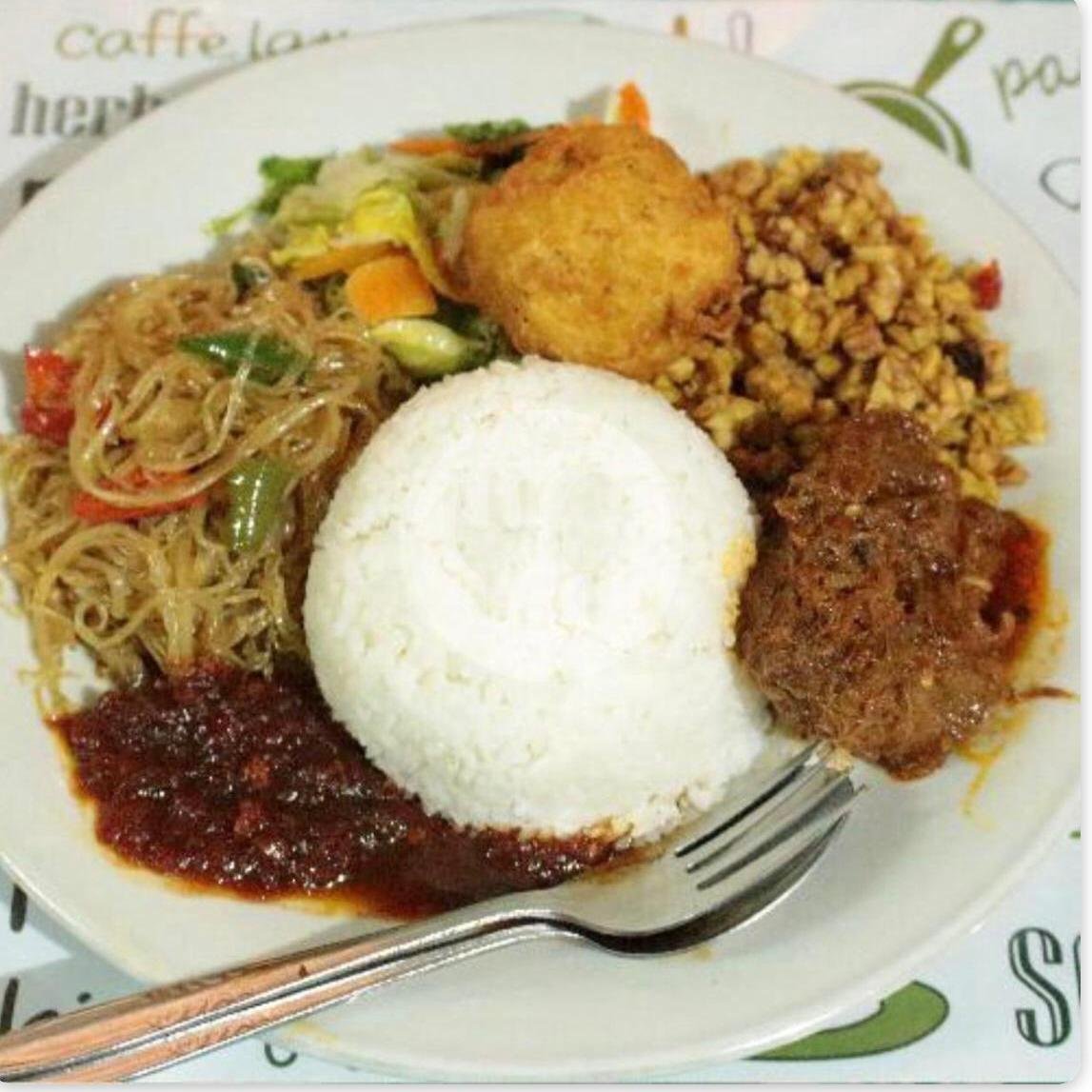 Nasi Soto Ayam menu Gado-Gado Tengku Angkasa, Dago