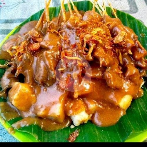 20 Tusuk Sate Daging Sapi Tampa Ketupat menu Sate Padang Minang Piaman Lapangan Bola, Pasar Pengampuan Kebon Jeruk