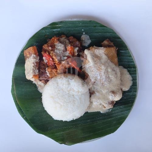 Nasi Gudeg Ceker menu Selat Solo Tenda Biru Gudeg Ceker Pak Bejo, Laweyan