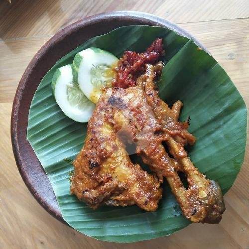 Ayam Kampung Goreng menu Warung Nasi Mamah, RE Martadinata
