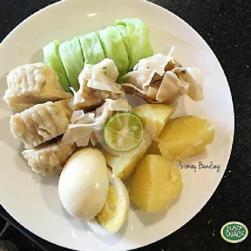 Just Snack: Surga Makanan Ringan Khas Bandung di Gajahmungkur Semarang