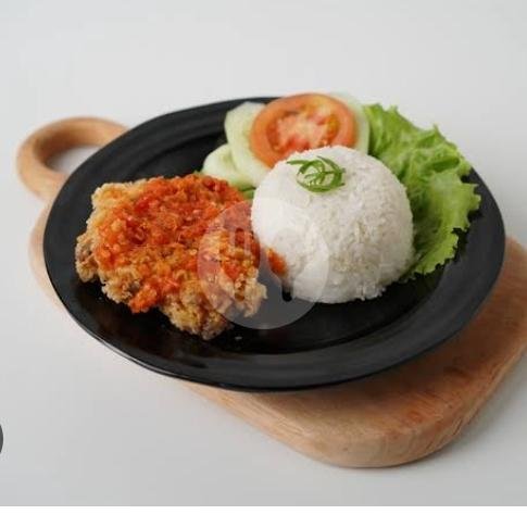 Nasi Pecel Ayam Goreng + Es Teh menu Masakan Bunda Mila, Jl Tidar Belakang Ruang Micro