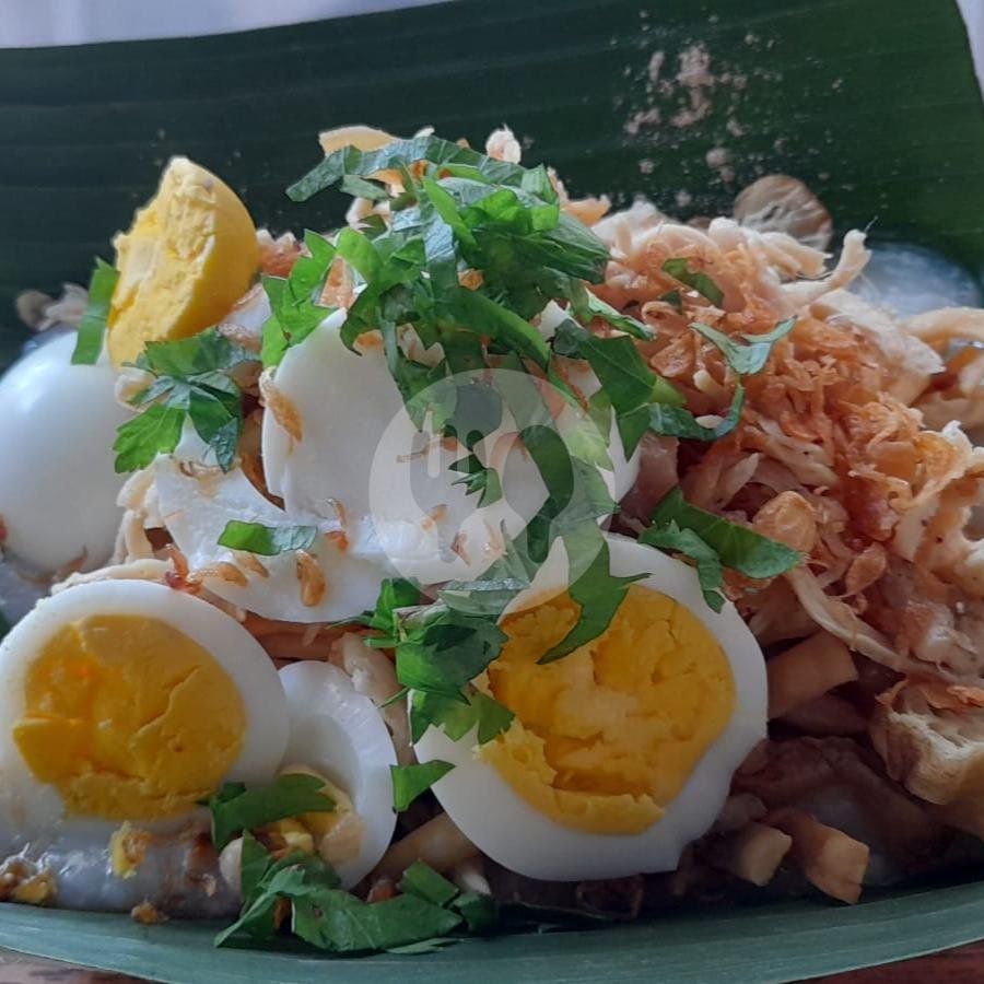 Review Bubur Ayam Endri & Lontong Sayur: Kenikmatan Nostalgia di Malang