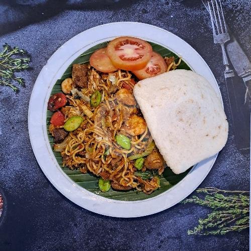 Nasi Goreng Sosis menu Nasi Goreng Gila Dua Saudara Galuh, Kesambi