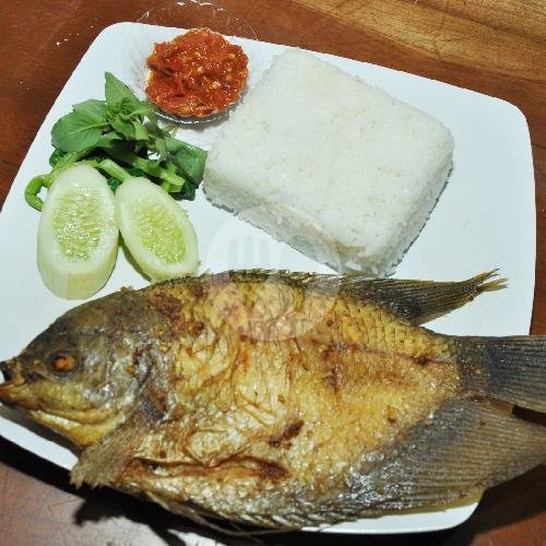 Nasi Lalapan Gurami menu Pangestu Pecoro, Kadang Kidul