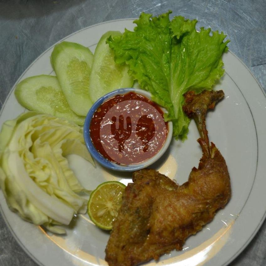 Pecel Lele Sambal Sorga: Nostalgia Rasa di Sungai Balang Pecel Lele Sambal Sorga: Nostalgia Rasa di Sungai Balang