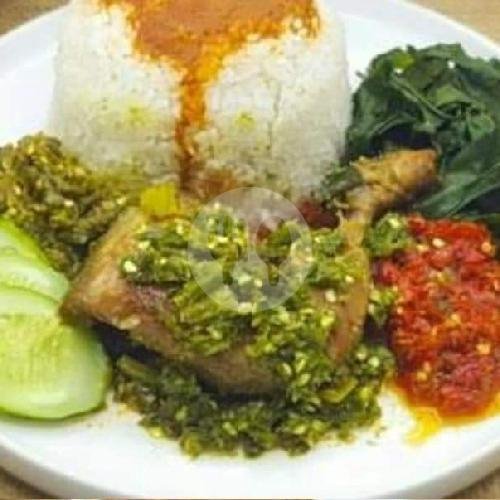 Nasi Ayam Gulai komplit menu Rumah Makan Padang Kurnia Saiyo, Mayor SL Tobing